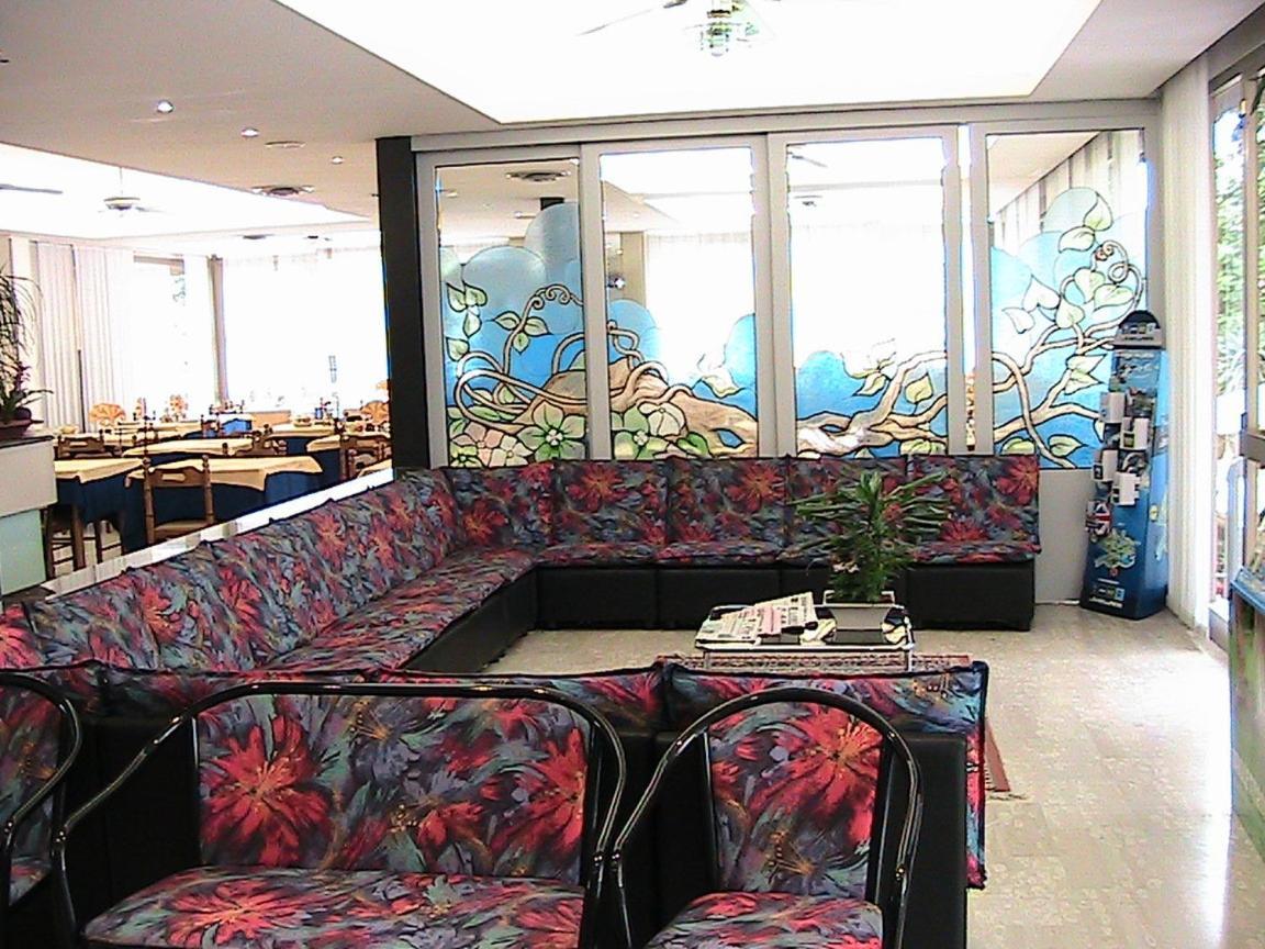 Hotel Universo Римини Экстерьер фото
